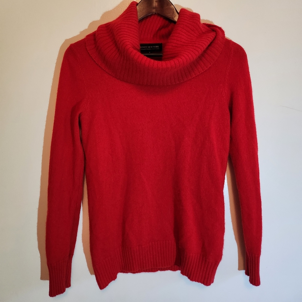Jones New York Women Sweater size S, Red color